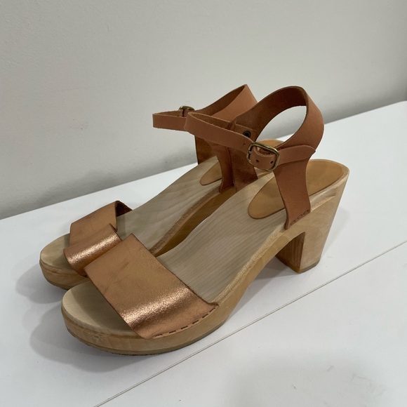 Bryr clogs two‎ tone gold and taupe size 8 - Picture 2 of 10